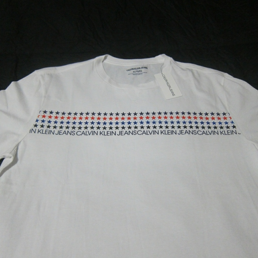 Calvin Klein T-shirt

Size XL